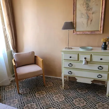 La Sorga De Vida Oda ve Kahvaltı Quarante